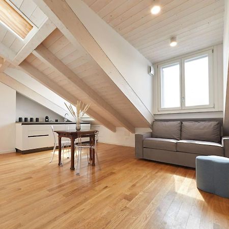 The Attic 18 Apartment Милано Екстериор снимка