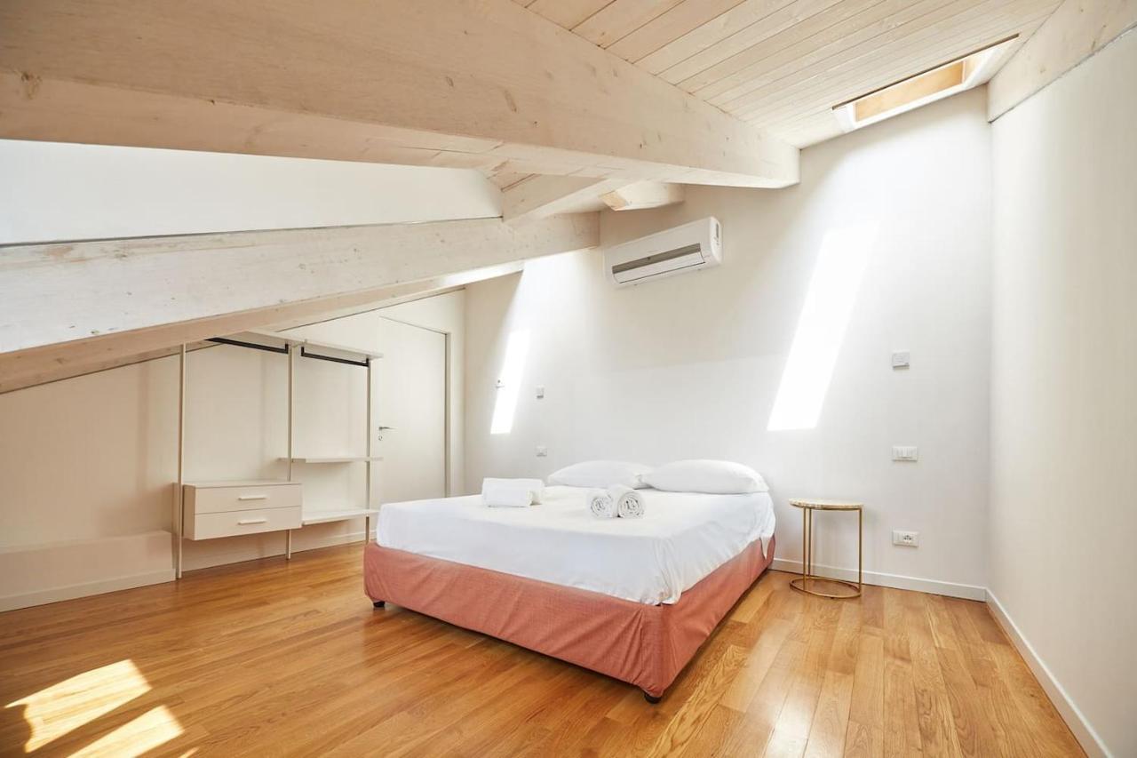 The Attic 18 Apartment Милано Екстериор снимка