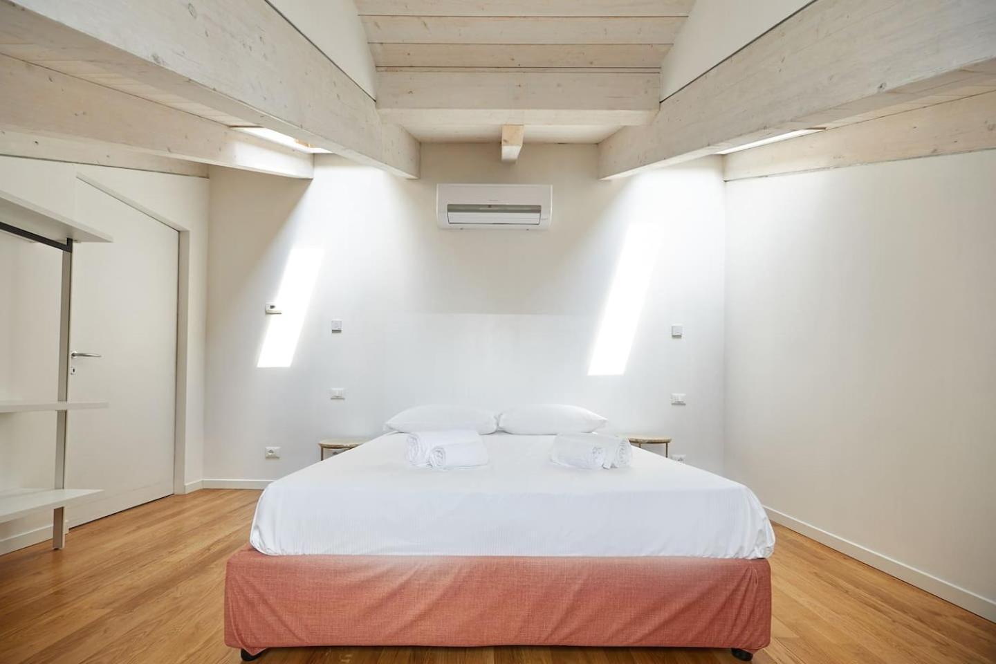 The Attic 18 Apartment Милано Екстериор снимка