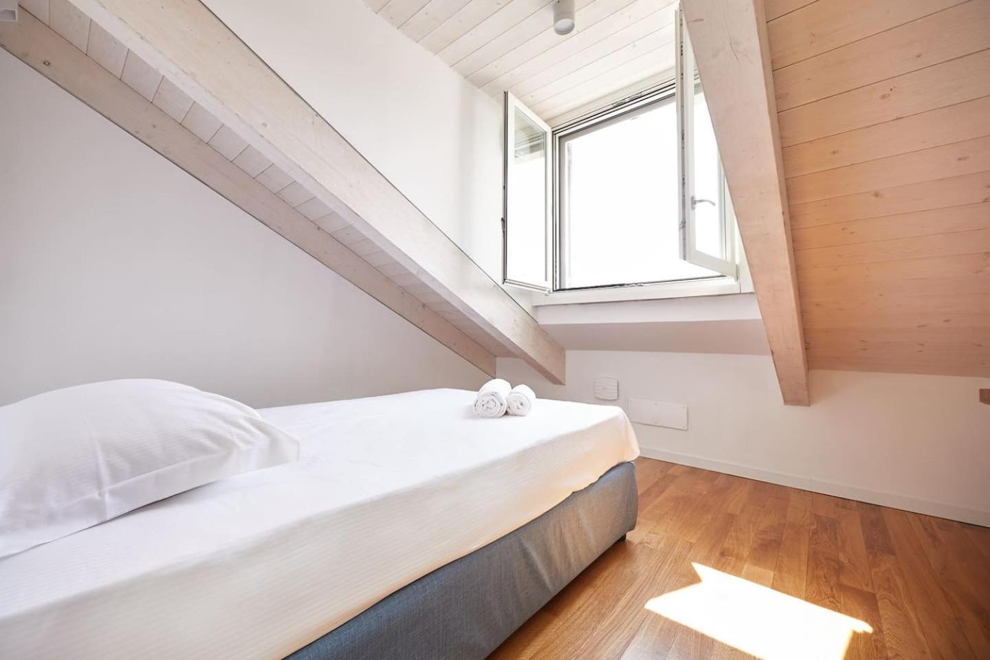 The Attic 18 Apartment Милано Екстериор снимка